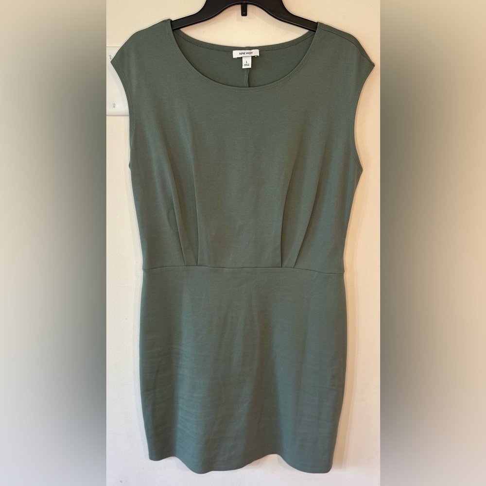 Nine West Women’s Green Sleeveless Midi Dress NWT Size Large
